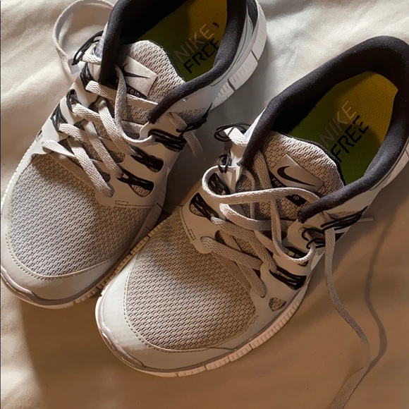 Nike free runs - Picture 2 of 3